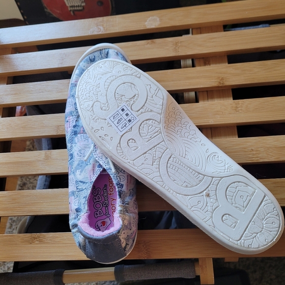 Bobs from Skechers slip on shoes. Size 7.5 - Picture 4 of 5